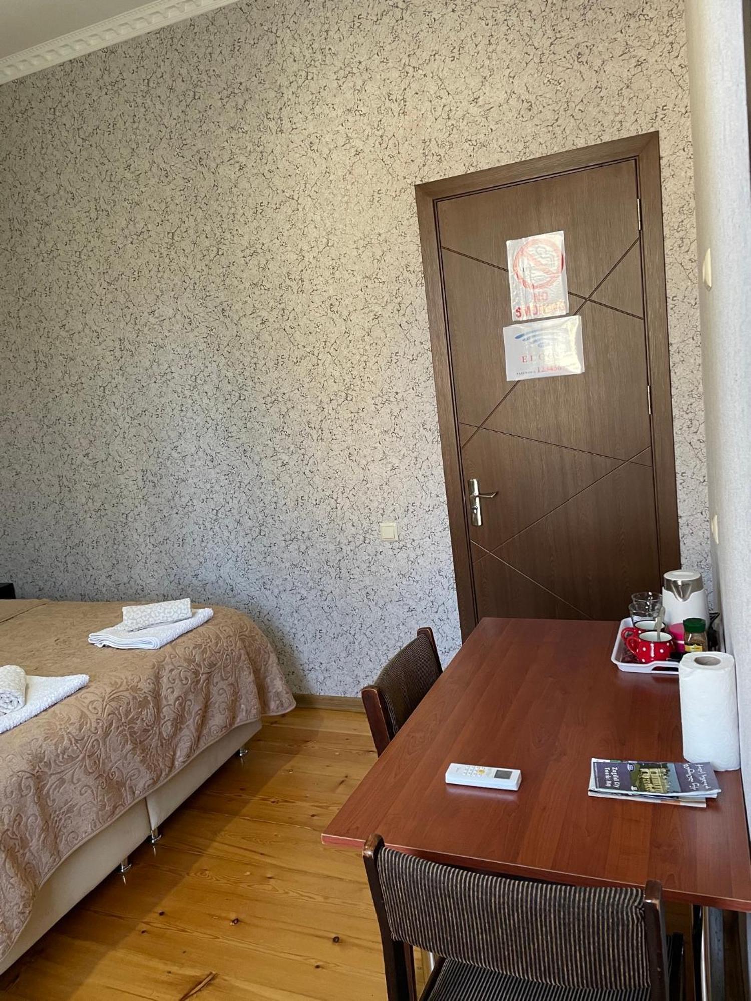 Elco Hotel Zugdidi Bagian luar foto