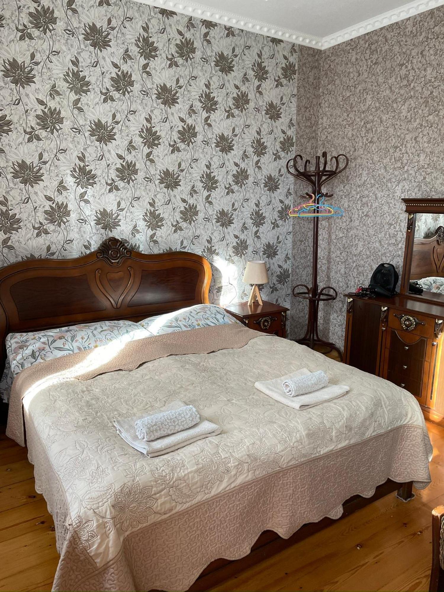 Elco Hotel Zugdidi Bagian luar foto