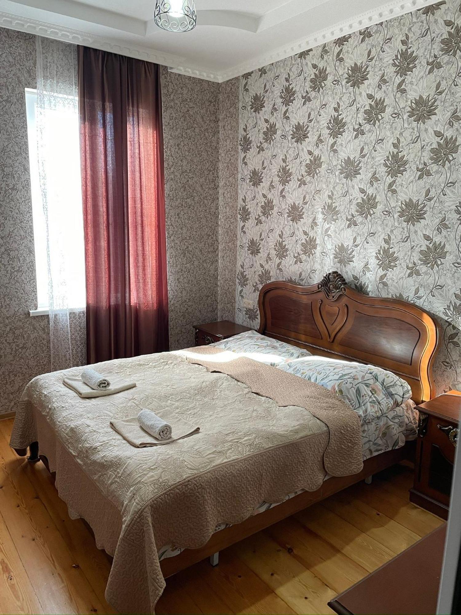 Elco Hotel Zugdidi Bagian luar foto