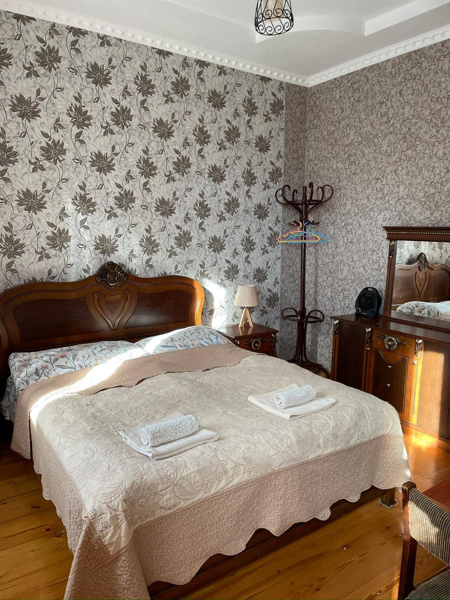 Elco Hotel Zugdidi Bagian luar foto