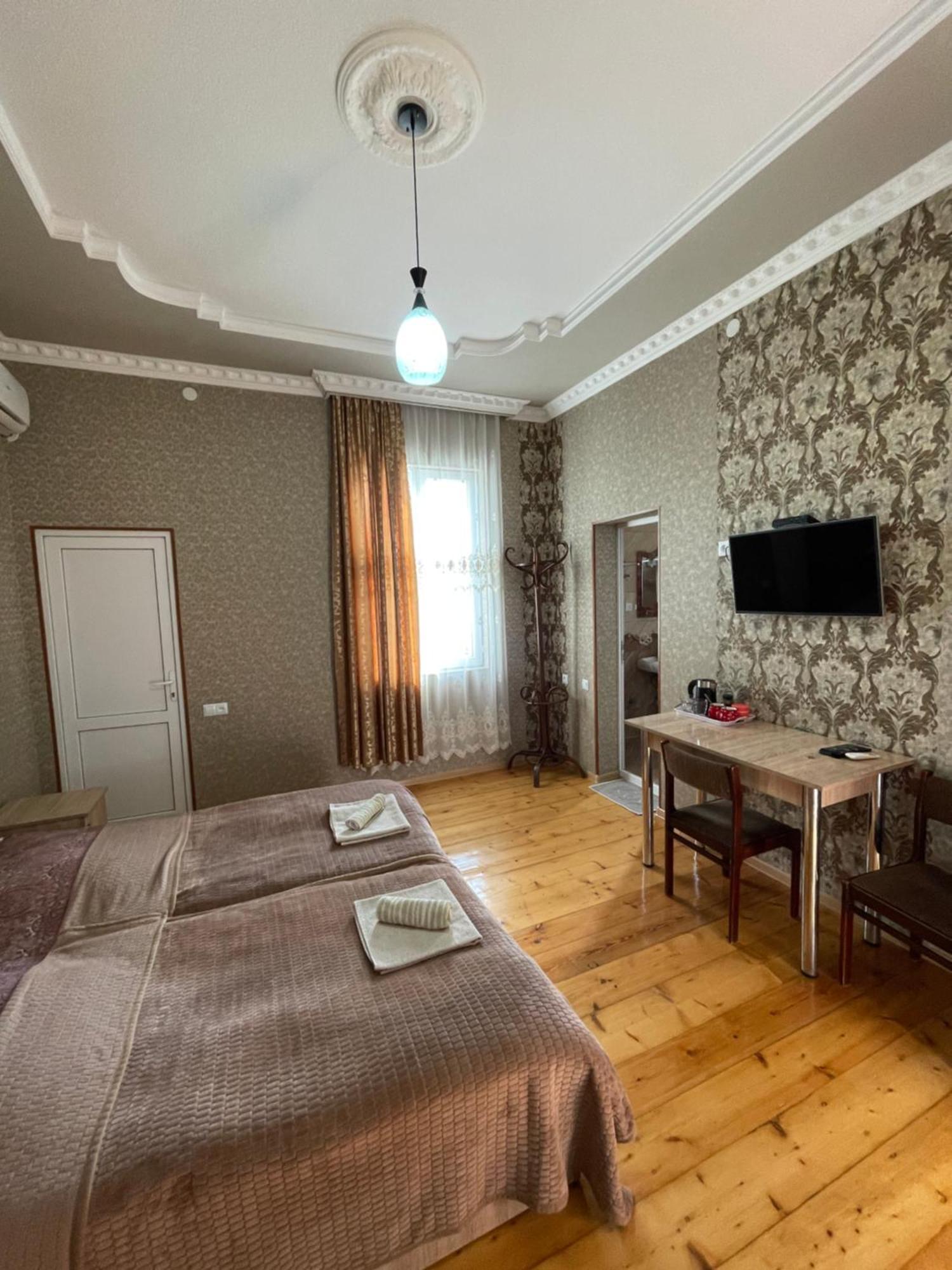 Elco Hotel Zugdidi Bagian luar foto