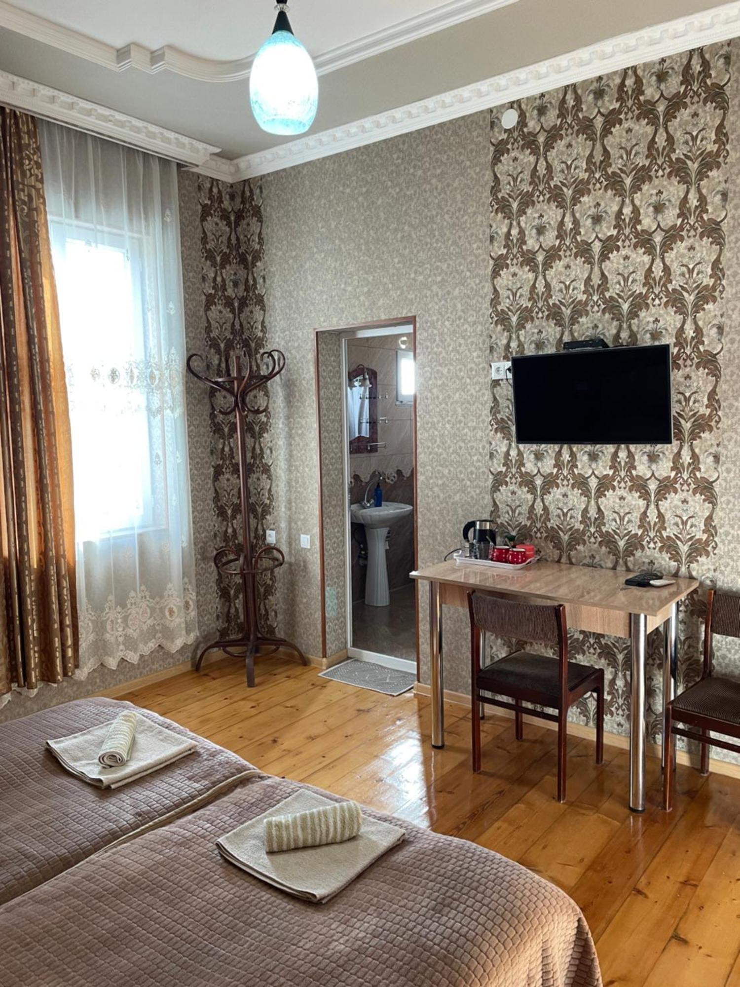 Elco Hotel Zugdidi Bagian luar foto