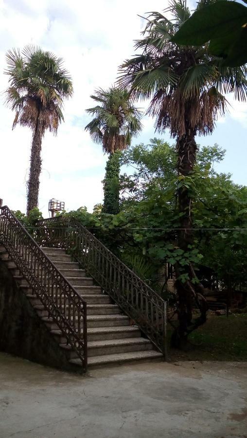 Elco Hotel Zugdidi Bagian luar foto